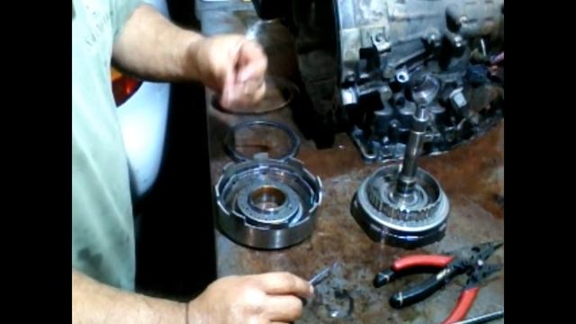 Como reparar una transmision A130L - A131L - A132L Toyota Tercel (1 de 3) смотреть онлайн