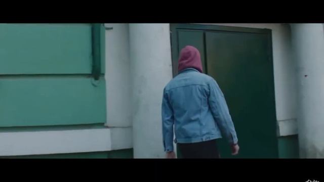 На крыше городских домов песня Dabro и among us смотреть онлайн