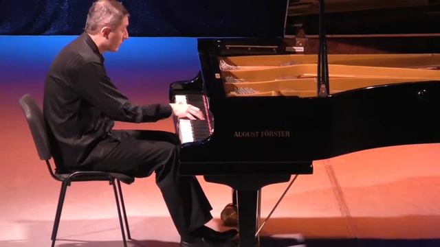 Schumann - Fantasiestücke, Op. 12 (Evgeny Soloviev) смотреть онлайн