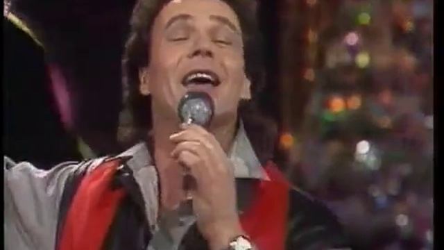 Михаил Муромов - Яблоки на снегу (Песня года 1988) (1).mp4 смотреть онлайн