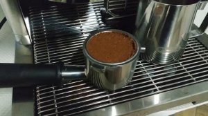 Обзор кофеварки DeLonghi La Specialista EC 9335.M