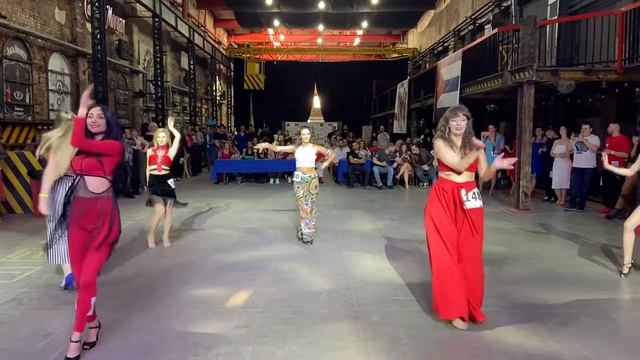 Bachata Lady Style - Intermedios - Final 1.1 смотреть онлайн