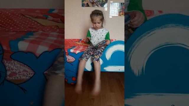 Наизусть декламирует произведение "Мойдодыр". Настюшке 4года 3месяца смотреть онлайн