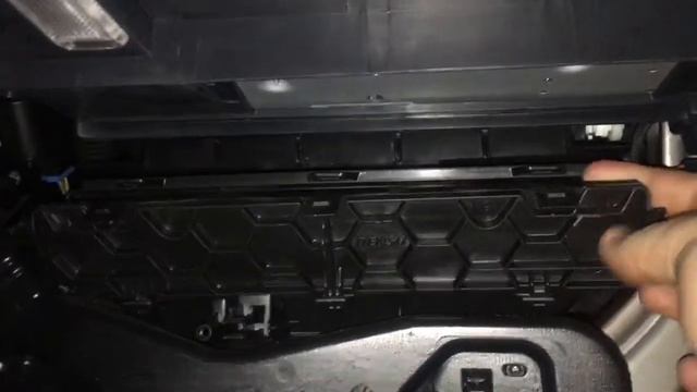 [TUTORIAL] Sustituir filtro de habitáculo en Skoda Octavia 3. PARTE II смотреть онлайн