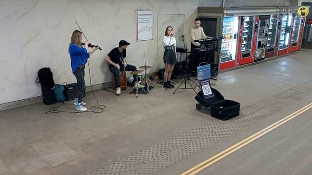 «На лабутенах» в метро смотреть онлайн