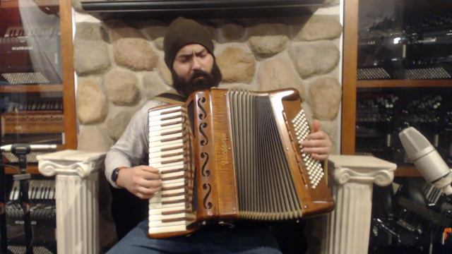 6632 - Mahogany Victoria Poeta Senior A408VP Piano Accordion LMMH 37 96 $7999 смотреть онлайн