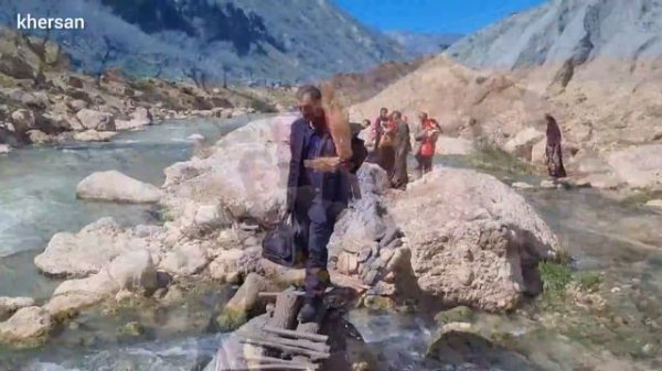 An exciting adventure for the reconciliation of two brides and grooms