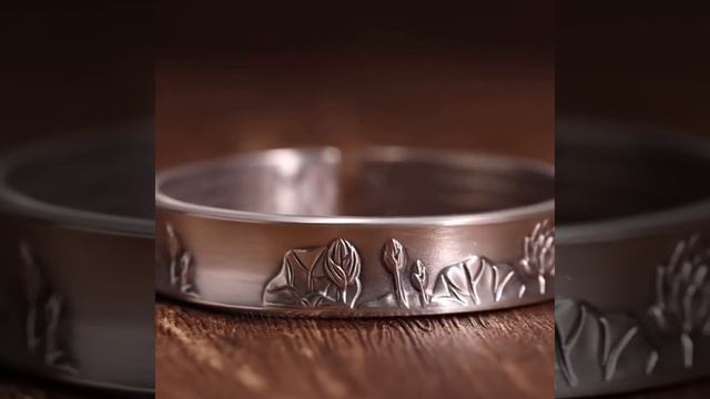 Colimida Silver Bangle with Lotus Flower Pattern смотреть онлайн
