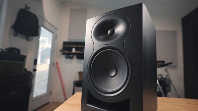 Best Budget Studio Monitors for the Line 6 HELIX // Kali Audio LP6v2 смотреть онлайн