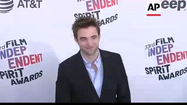 Robert Pattinson - Spirit Awards - 03.03.2018 смотреть онлайн