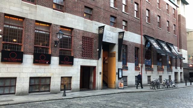 Dublin's Temple Bar, music in the streets in Ireland's nightlife capital смотреть онлайн