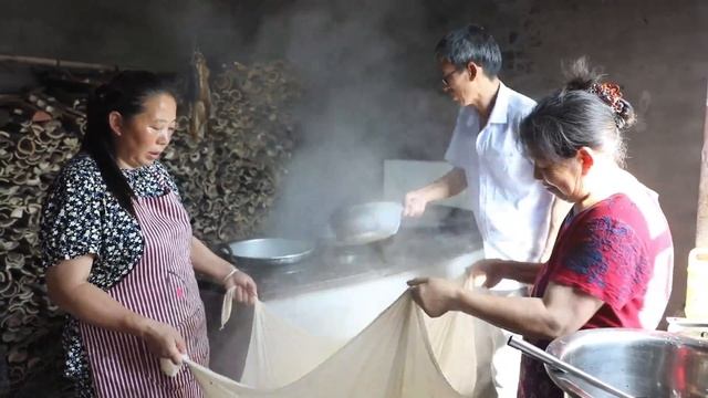 帮隔壁户做饭，聊到小拾妹，隔壁户都想她了【幺妈和幺叔】 смотреть онлайн