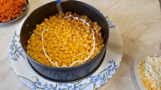 Слоеный салат// с курицей //c корейской морковкой смотреть онлайн