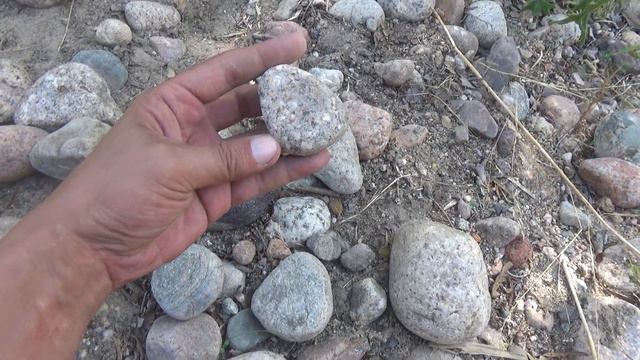 Зелёный гидрогроссуляр Золото и медь Green hydrogrossular Gold and copper 3 смотреть онлайн