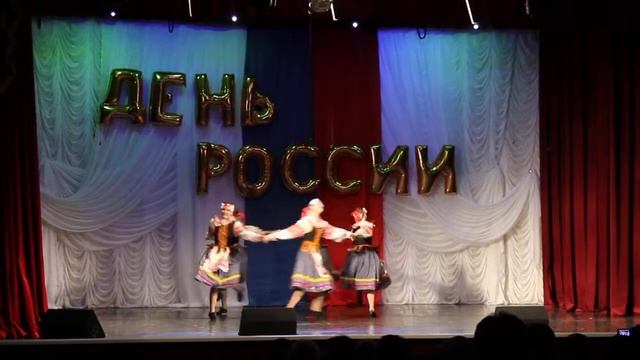 Белорусский танец в исполнении Народного ансамбля народного танца "Родничок" смотреть онлайн