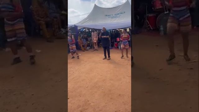 ABABANNA - ON ANOTHER LEVEL WITH HIS BONGO OWERRI DANCERS смотреть онлайн
