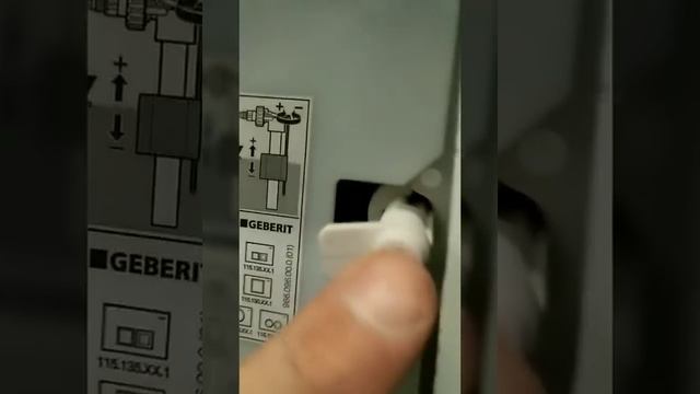Кнопка слива для инсталляции Geberit смотреть онлайн