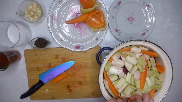 Капуста в рассоле со свеклой, морковью и болгарским перцем | Хрустящая капуста в рассоле смотреть онлайн