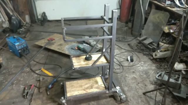 Самодельная передвижная сварочная тележка