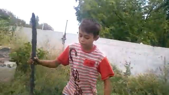 Бомж в подвале!!!!