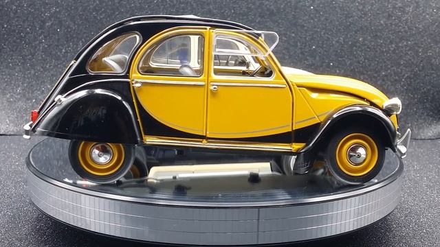 CÚAL ELIGES? VOTA AL QUE MAS TE GUSTE. CITROEN 2CV CHARLESTON 1982 VS RENAULT R4 GTL CLAN 1984 смотреть онлайн