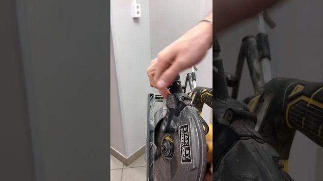 Циркулярная пила Stanley смотреть онлайн