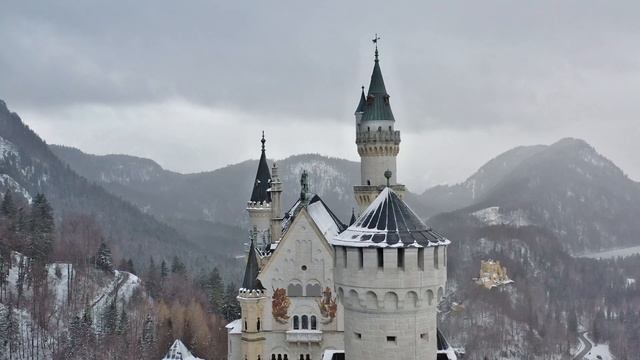 Neuschwanstein Castle Winter Edition Sunrise, Snow, Fog, DJI-M2 смотреть онлайн