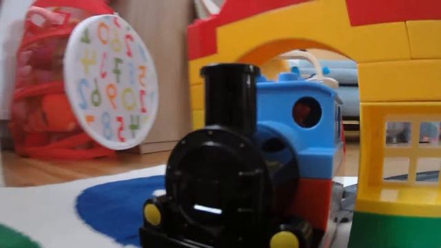 Lego Duplo train onboard camera (Polaroid Cube) смотреть онлайн