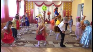 Парный танец «Шаг назад, шаг вперёд и на месте поворот» в ср. гр.