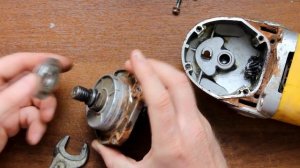 Как починить болгарку со сломанным фиксатором и закушенным диском