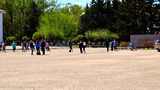 Небольшая прогулка по центру с.Покровка-08.05.17г.(авт.Игорь Жабский) смотреть онлайн