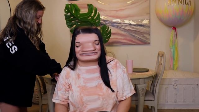 I CUT 10 INCHES OFF MY MOM'S HAIR (we both cried) ☆ Jennica and Annica смотреть онлайн