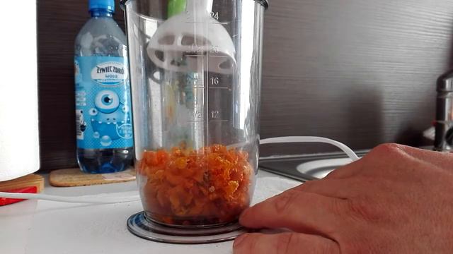 Dehydrating and grinding habanero chili pepper. Suszenie i mielenie papryki. смотреть онлайн