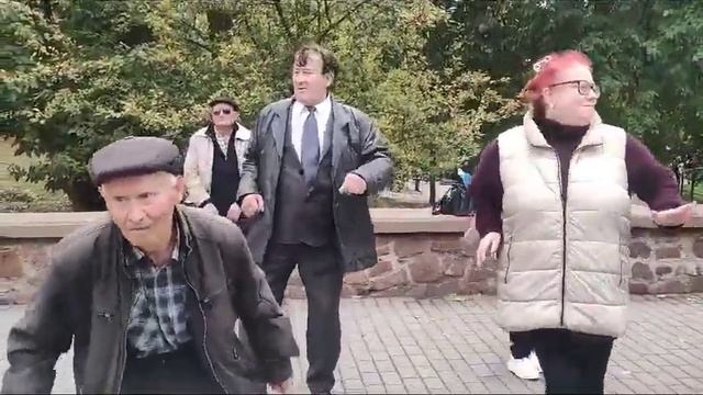 Алая роза ?14.10.23 Гомель парк Луначарского смотреть онлайн