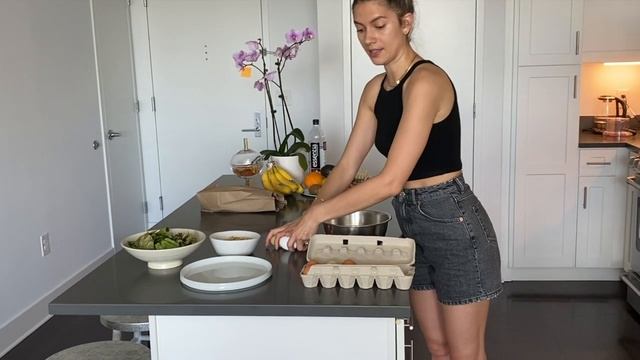 Полезный ЗАВТРАК за 15 минут! - Домашний хумус, яичница болтунья как в ресторане.