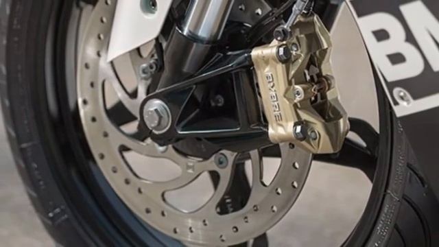 BMW G 310 RR VS YAMAHA R3 , Which One' Better ? смотреть онлайн