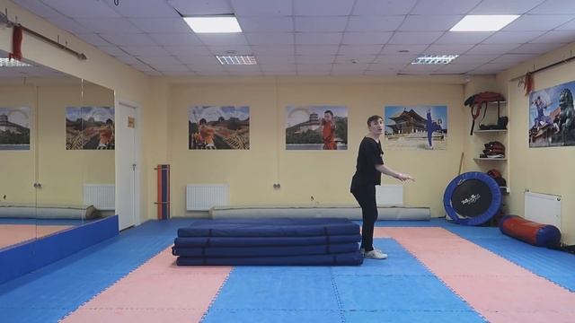 Как сделать ЗАДНЕЕ САЛЬТО 2 / Александр Баранов смотреть онлайн