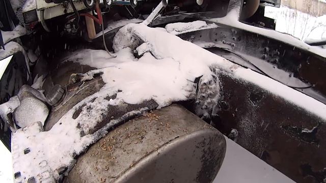 Дальнобой по Уралу 97 застрял на подъеме,выгрузил зерно смотреть онлайн