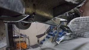 VW Golf IV Замена шаровых, рулевых наконечников и пыльника рулевой рейки.