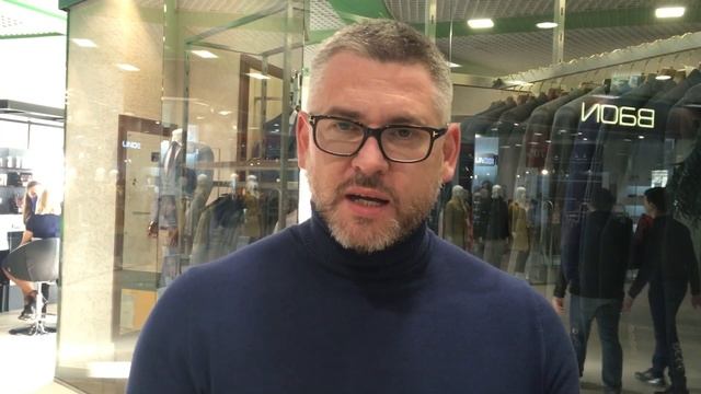 Часть 1. Приветствие покупателей в магазинах ТЦ. Школа Продавца смотреть онлайн