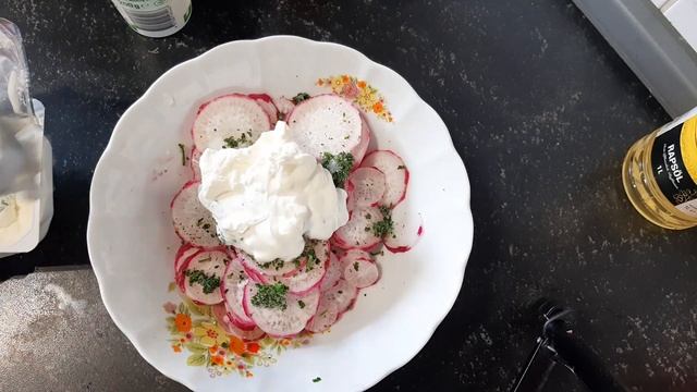 Люблю весной готовить такие салаты. Это вкусно и полезно смотреть онлайн