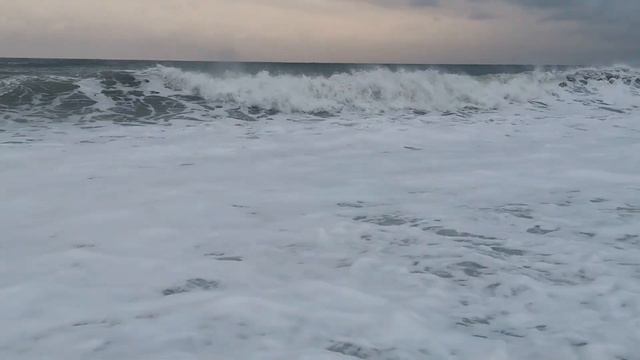 Большие морские волны в Японском море, это Приморье смотреть онлайн