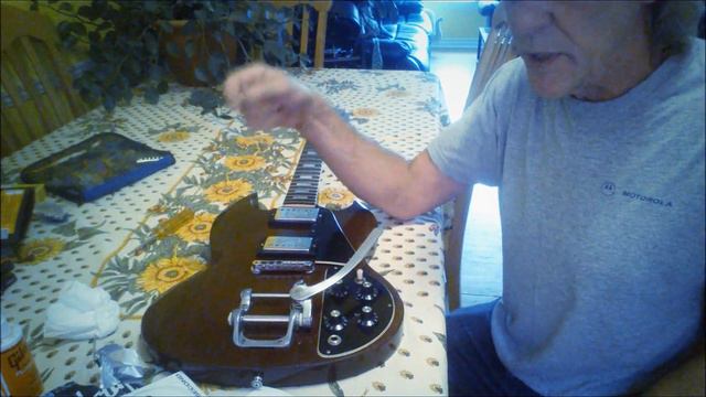 How To Re-String A 71 Gibson SG Pro with Bigsby Vibrato Tailpiece - HD смотреть онлайн