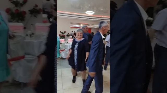 Байбол молодец! Отцу 90 летие отмечает, а ему 27 мая будет 60 лет! С наступающим!)) смотреть онлайн