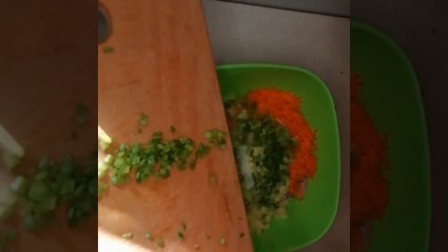 Котлеты из филе индюка с сыром и овощами)