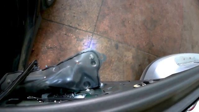 Как снять обшивку двери со снятием стёкол Chevrolet Volt ➤ Пошаговое руководство смотреть онлайн