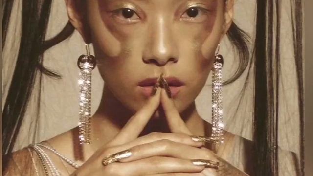 Rina Sawayama’s live Dynasty vocals смотреть онлайн