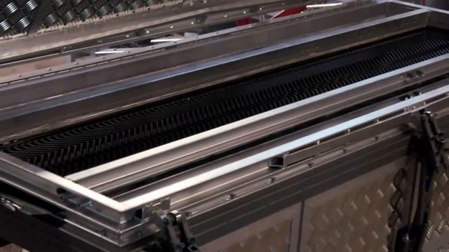 Формовка листовых пластиков вакуум формовочная машина  (Vacuum Forming Equipment)