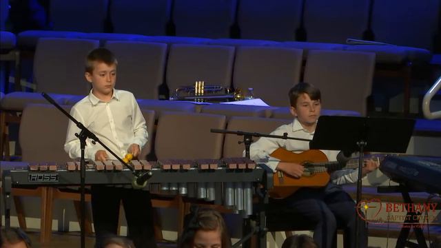 Savior Like a Shepherd Leads Us - Гитара, ксилофон и пиано смотреть онлайн