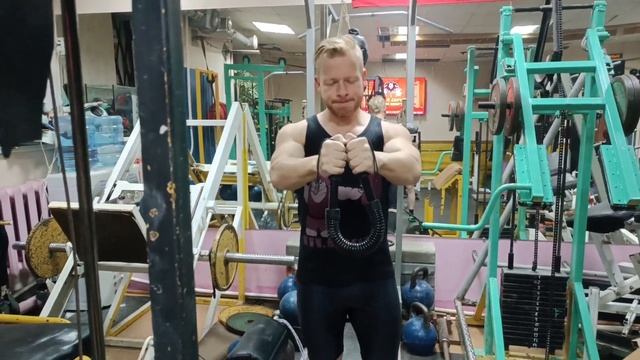 Эспандер POWER TWISTER - для грудных и предплечий - обзор